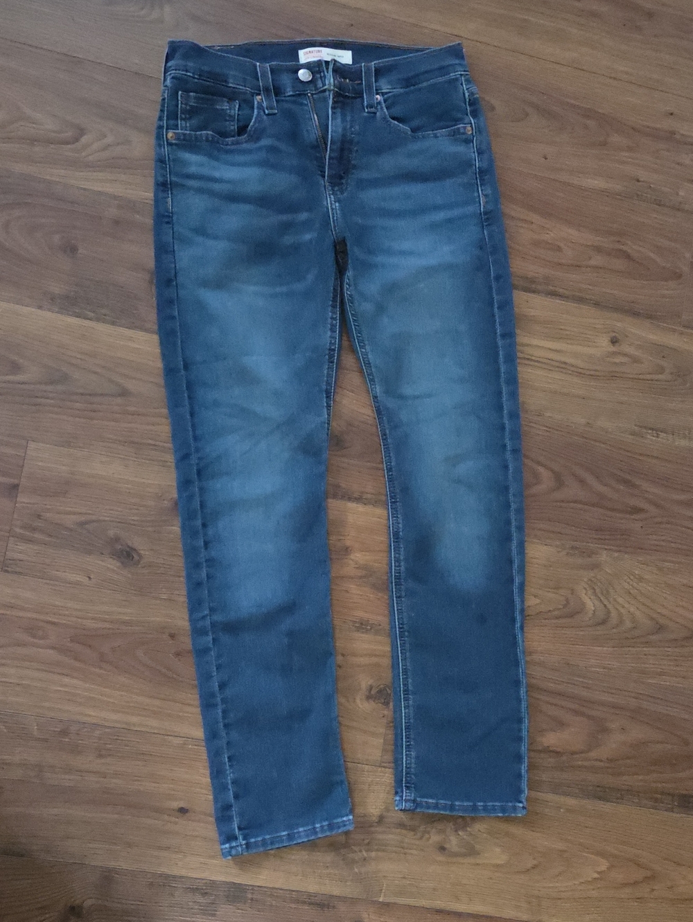 Signature by Levi Strauss Slim Straight Blue Jeans